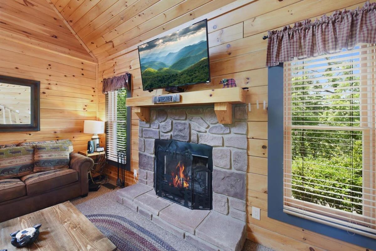 Ryes And Shine Bootlegger'S Cabin! Hot Tub* Pool* Arcade* Billiards *Ev * Pet Friendly Sevierville Εξωτερικό φωτογραφία